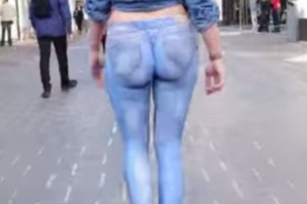 JEANS body paint-facebook