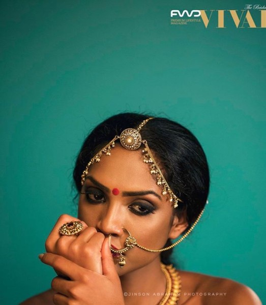 Shruthy-Menon-Hot-Photos-Forward-Magazine-Malayalam-Actress-topless