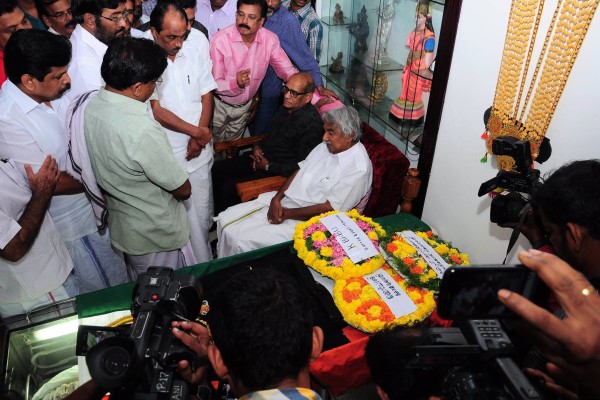 oommen chandy -niranjan