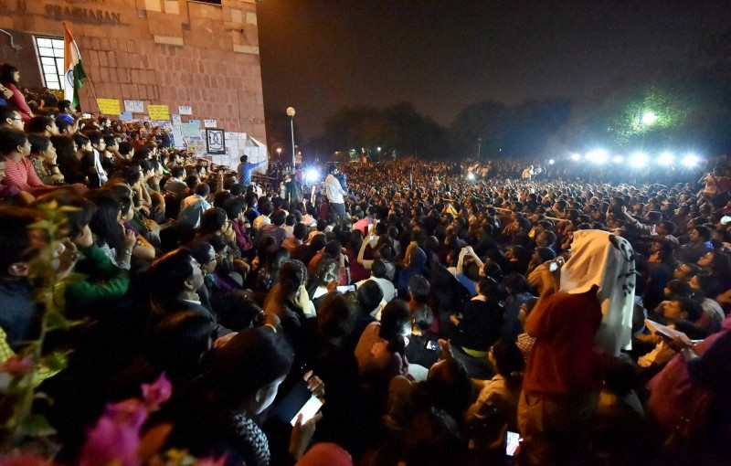 New Delhi: JNUSU President Kanhaiya Kumar addresses students after reaching at the JNU campus upon his release on bail, in New Delhi on Thursday. PTI Photo by Vijay Verma (PTI3_3_2016_000232B)