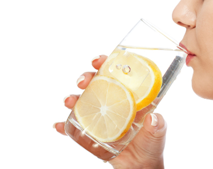 woman_drinking_lemon_water